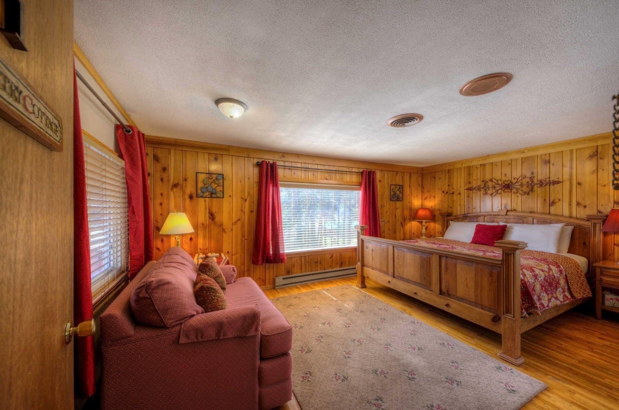 Black Forest Inn Bed & Breakfast Rapid City Exterior foto